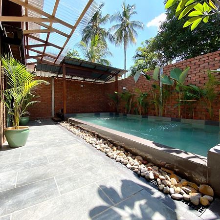 Вилла Kutum'S Wooden House - Private Pool, Breakfast & Cafe Лангкави Экстерьер фото