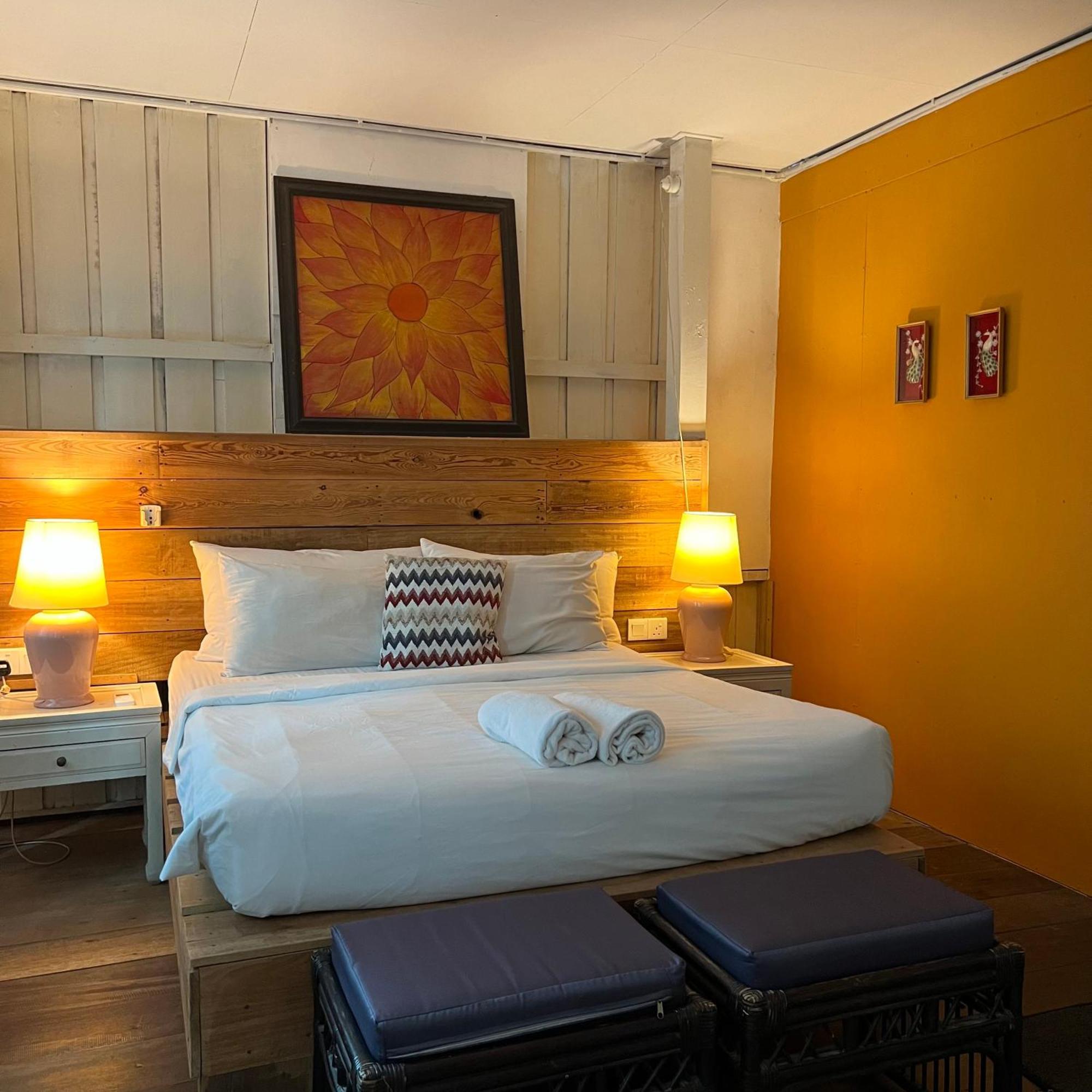 Вилла Kutum'S Wooden House - Private Pool, Breakfast & Cafe Лангкави Экстерьер фото