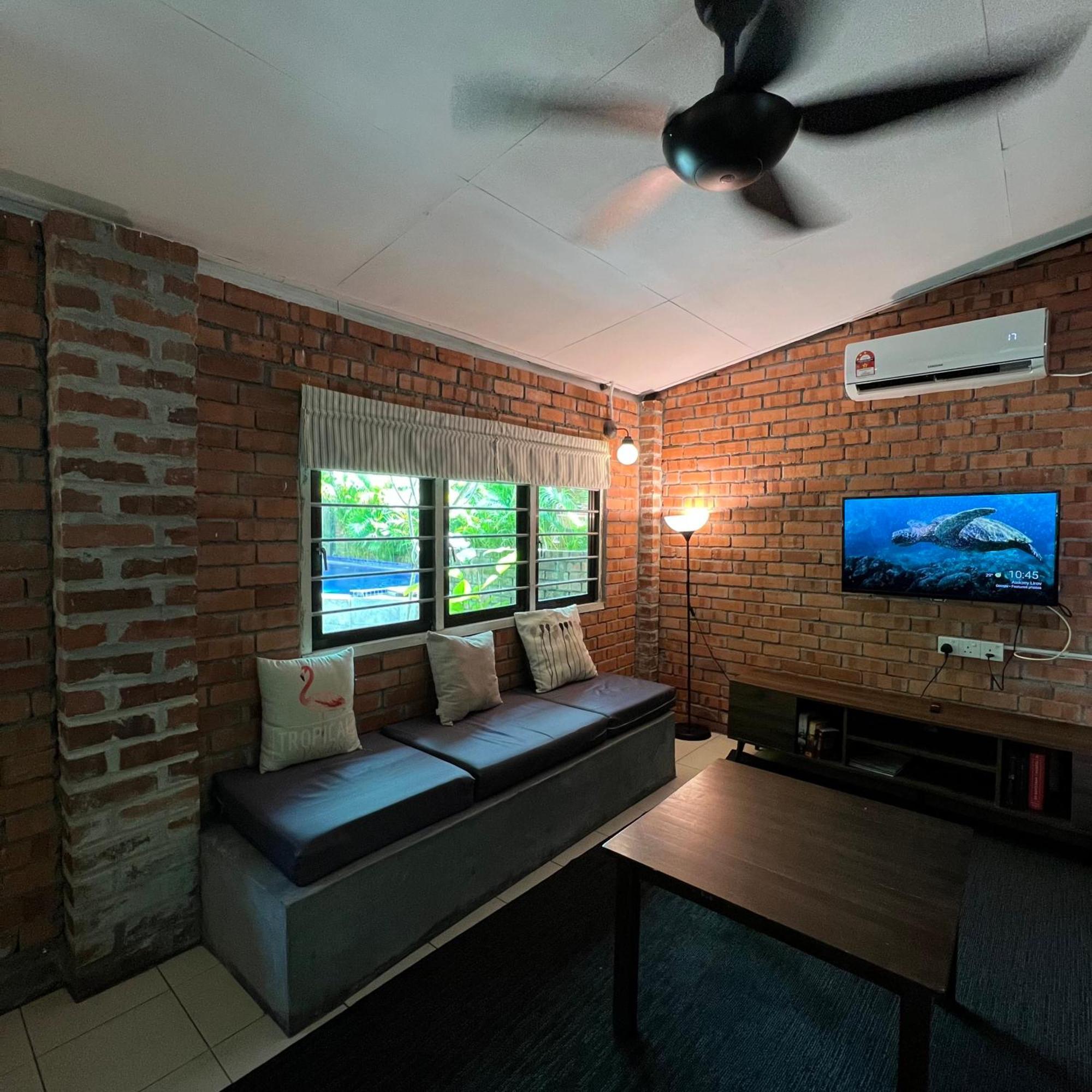 Вилла Kutum'S Wooden House - Private Pool, Breakfast & Cafe Лангкави Экстерьер фото